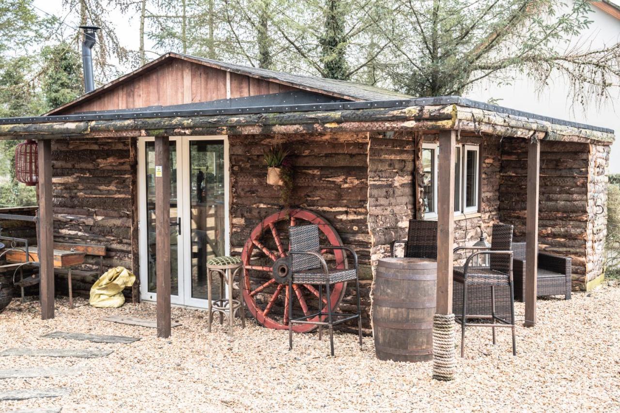 Greenvale Cabins Forkhill 外观 照片