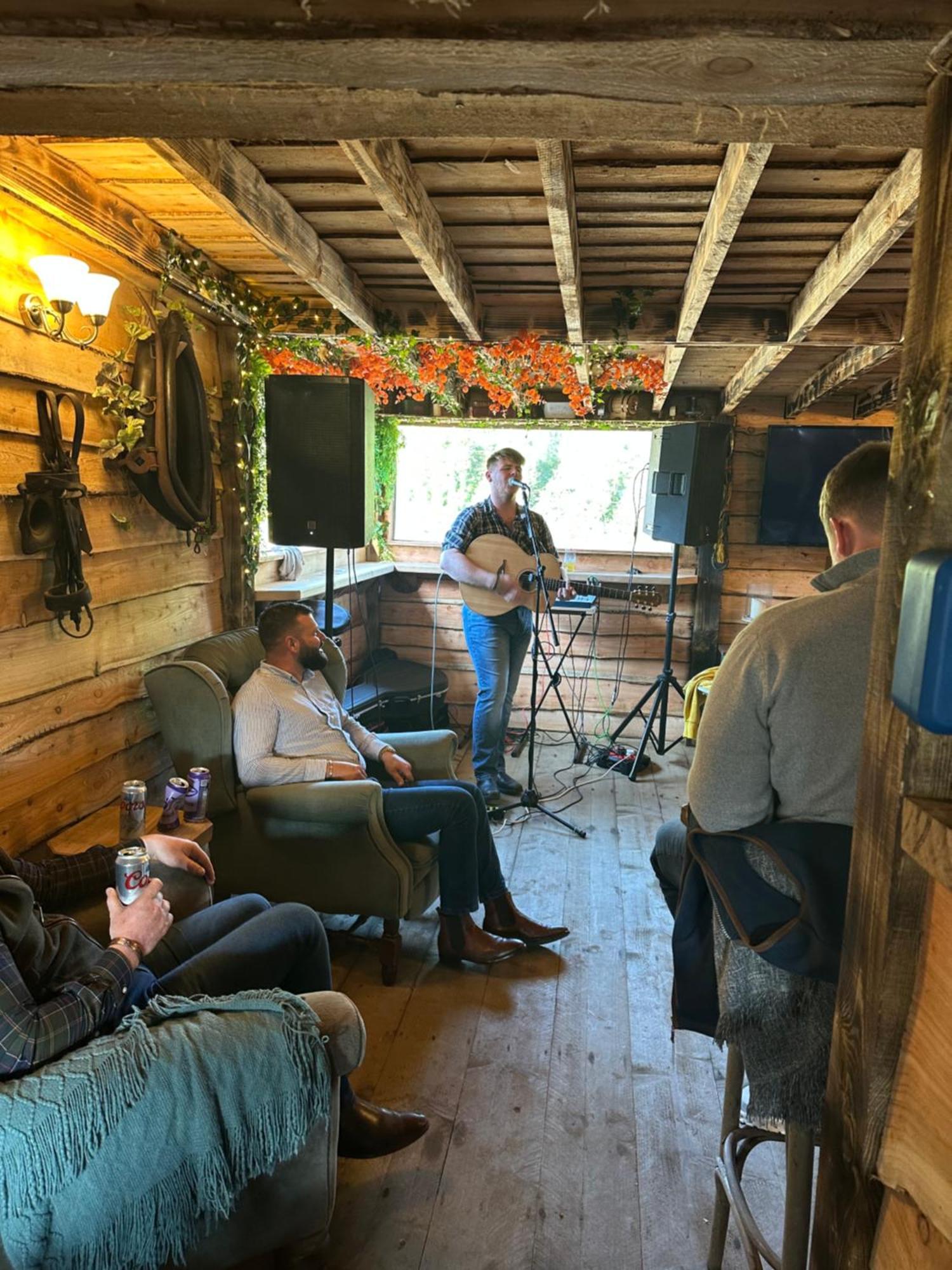 Greenvale Cabins Forkhill 外观 照片